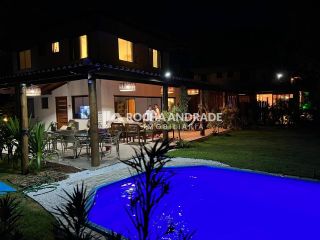 Cond. Alto da constância em Praia do Forte, Casa 4 suítes, piscina, 3 garagens e academia