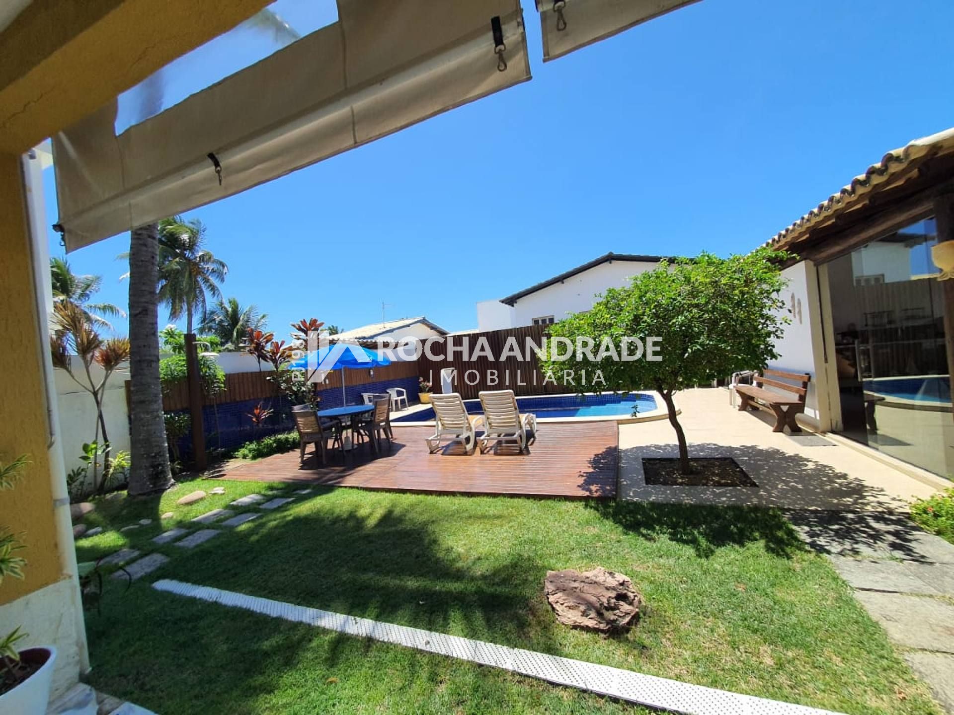 Casa Para Vender com 5 quartos 3 suítes no bairro Pedra do Sal em Salvador