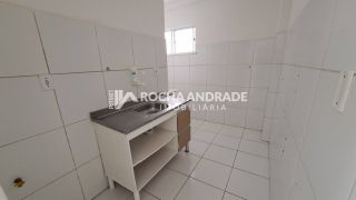Ótimo Apartamento 2/4, Varanda, Térreo, na Aliomar Baleeiro