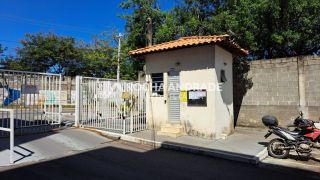 Ótimo Apartamento 2/4, Varanda, Térreo, na Aliomar Baleeiro