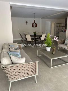 Casa de Condomínio Para Vender com 6 quartos 6 suítes no bairro Guarajuba em Camaçari