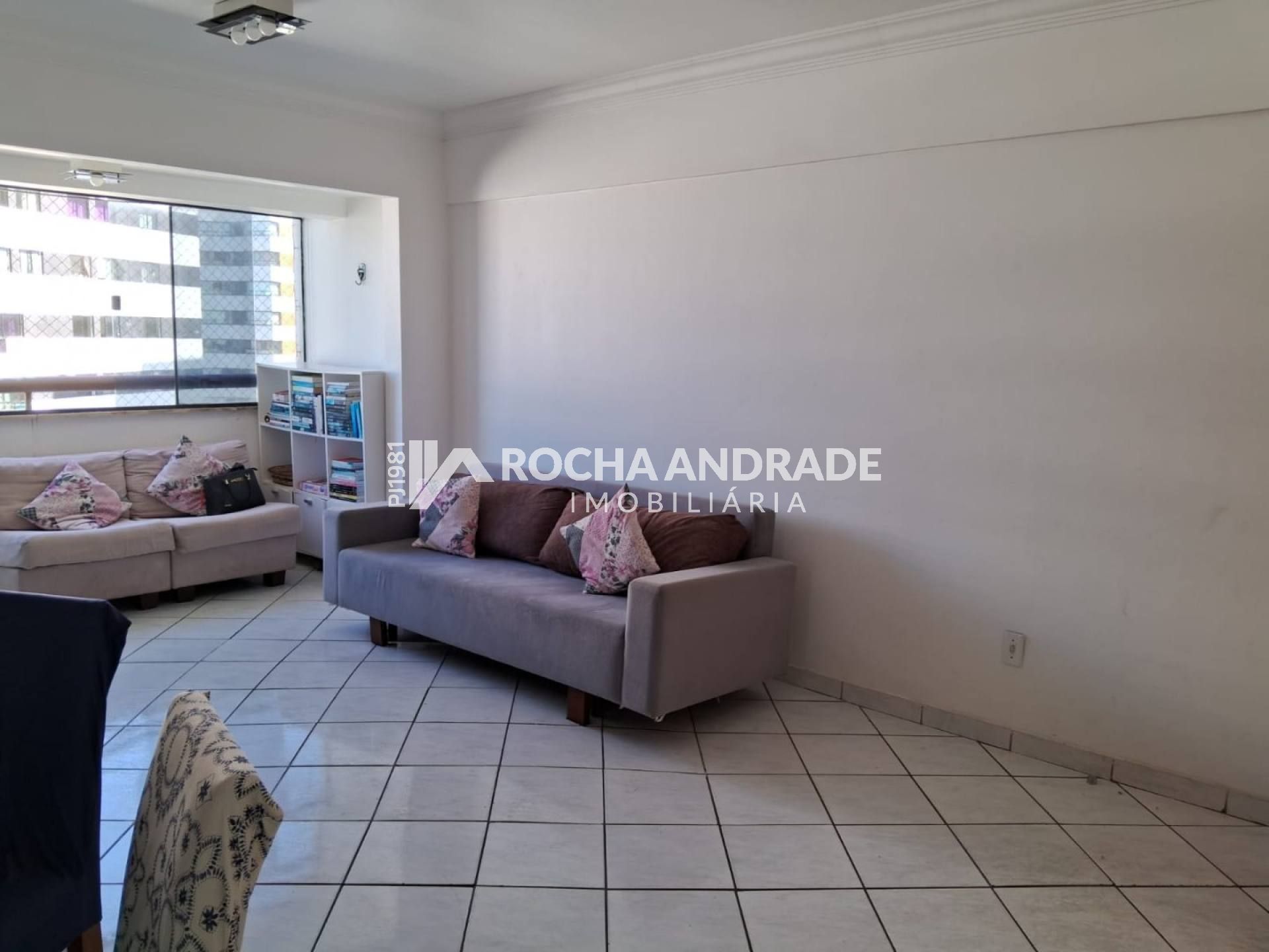 Apartamento Para Vender com 4 quartos 1 suíte no bairro Itaigara em Salvador