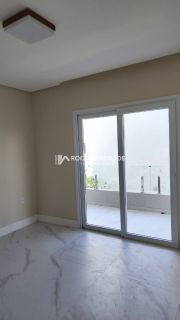 Casa de Condomínio Para Vender com 6 suítes em Guarajuba.