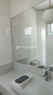 Casa de Condomínio Para Vender com 6 suítes em Guarajuba.