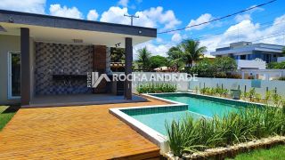 Casa de Condomínio Para Vender com 6 suítes em Guarajuba.