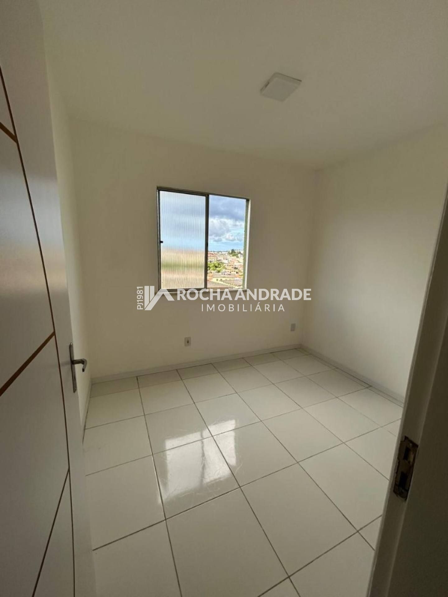 Apartamento 2/4 - Escada - Cajazeiras VI