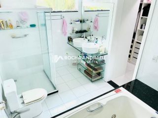 Casa de Condomínio Para Vender com 4 quartos 4 suítes no bairro Abrantes em Camaçari