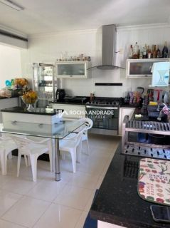 Casa de Condomínio Para Vender com 4 quartos 4 suítes no bairro Abrantes em Camaçari