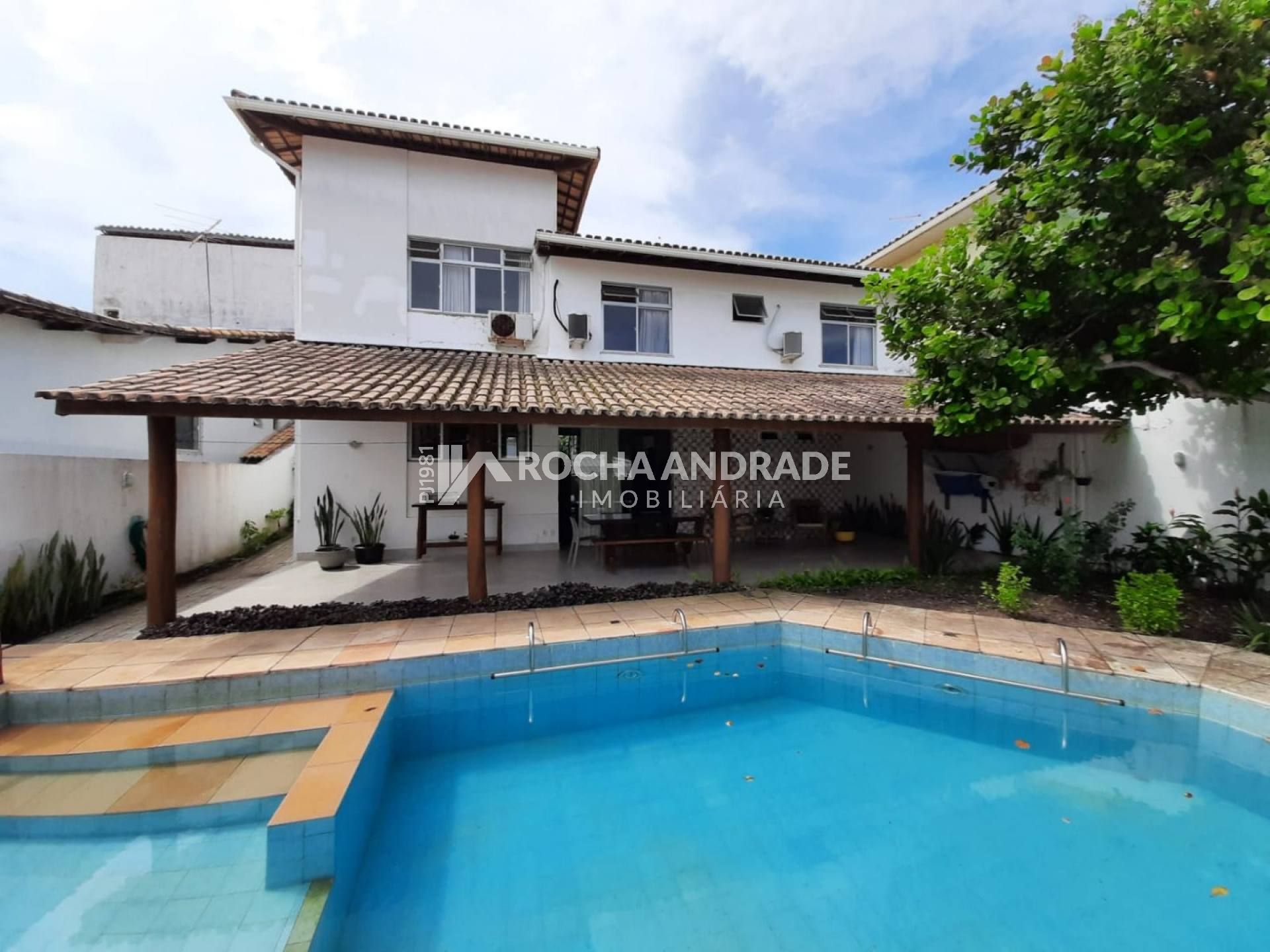 Casa com 4 Quartos/ 4 suítes em Vilas do Atlântico