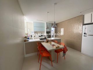 Apartamento Para Vender com 4 quartos 1 suíte no bairro Campo Grande em Salvador