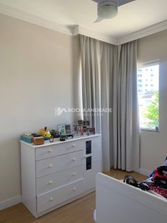 Casa Para Vender com 4 quartos 1 suítes no bairro Centro em Lauro De Freitas