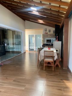 Casa Para Vender com 4 quartos 1 suítes no bairro Centro em Lauro De Freitas