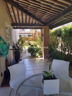 Casa de Condomínio Para Vender com 4 quartos 2 suítes no bairro Itapuã em Salvador