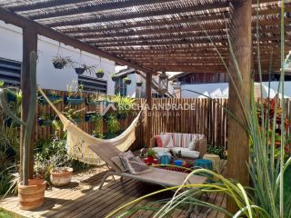 Casa de Condomínio Para Vender com 4 quartos 2 suítes no bairro Itapuã em Salvador