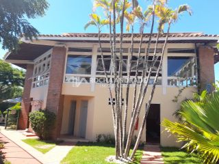 Casa de Condomínio Para Vender com 4 quartos 2 suítes no bairro Itapuã em Salvador