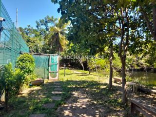 Casa de Condomínio Para Vender com 4 quartos 2 suítes no bairro Itapuã em Salvador