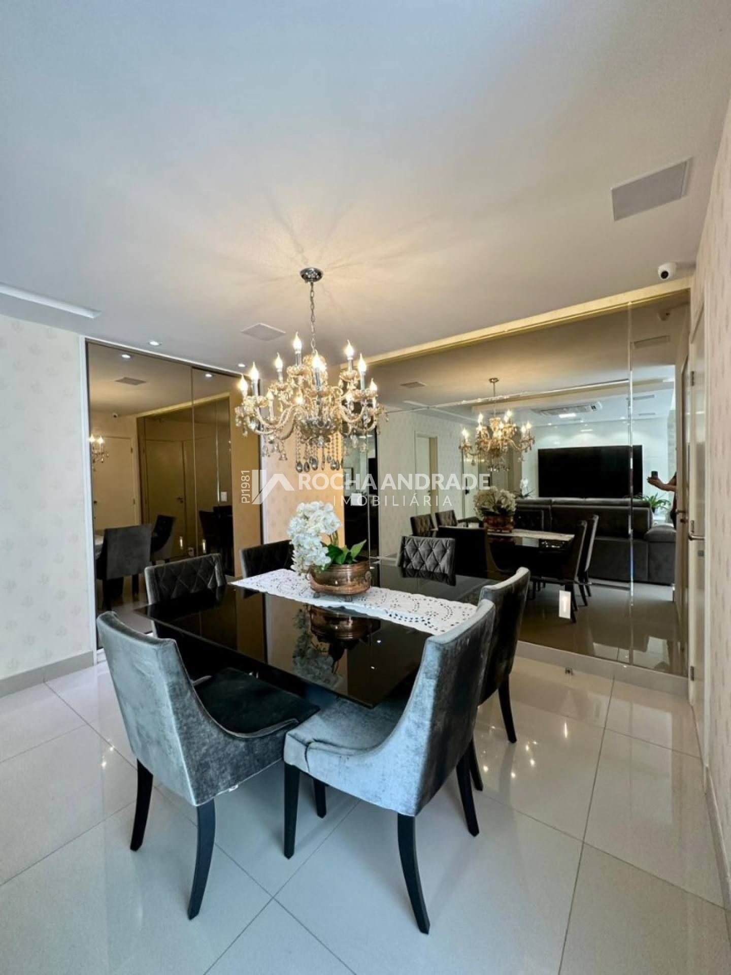 Apartamento 4 suítes 3 vagas