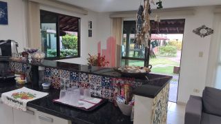 Bangalô em Condomínio na Beira-Mar com 4 Suítes