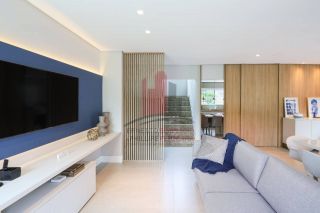 Linda Casa em Condomínio c/ Piscina e Espaço Gourmet - Porteira Fechada