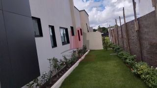 Linda Casa em Condomínio Novo em Aldeia com 5 Suítes