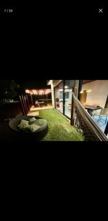 Linda Casa em Condomínio Novo em Aldeia com 5 Suítes