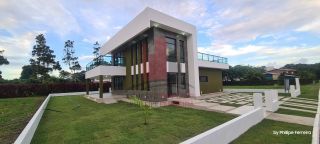 Casa com 4 Suítes em Condomínio em Aldeia