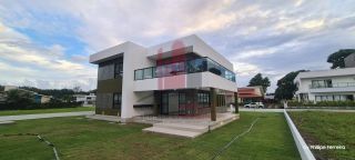 Casa com 4 Suítes em Condomínio em Aldeia