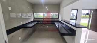 Casa com 4 Suítes em Condomínio em Aldeia
