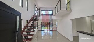 Casa com 4 Suítes em Condomínio em Aldeia