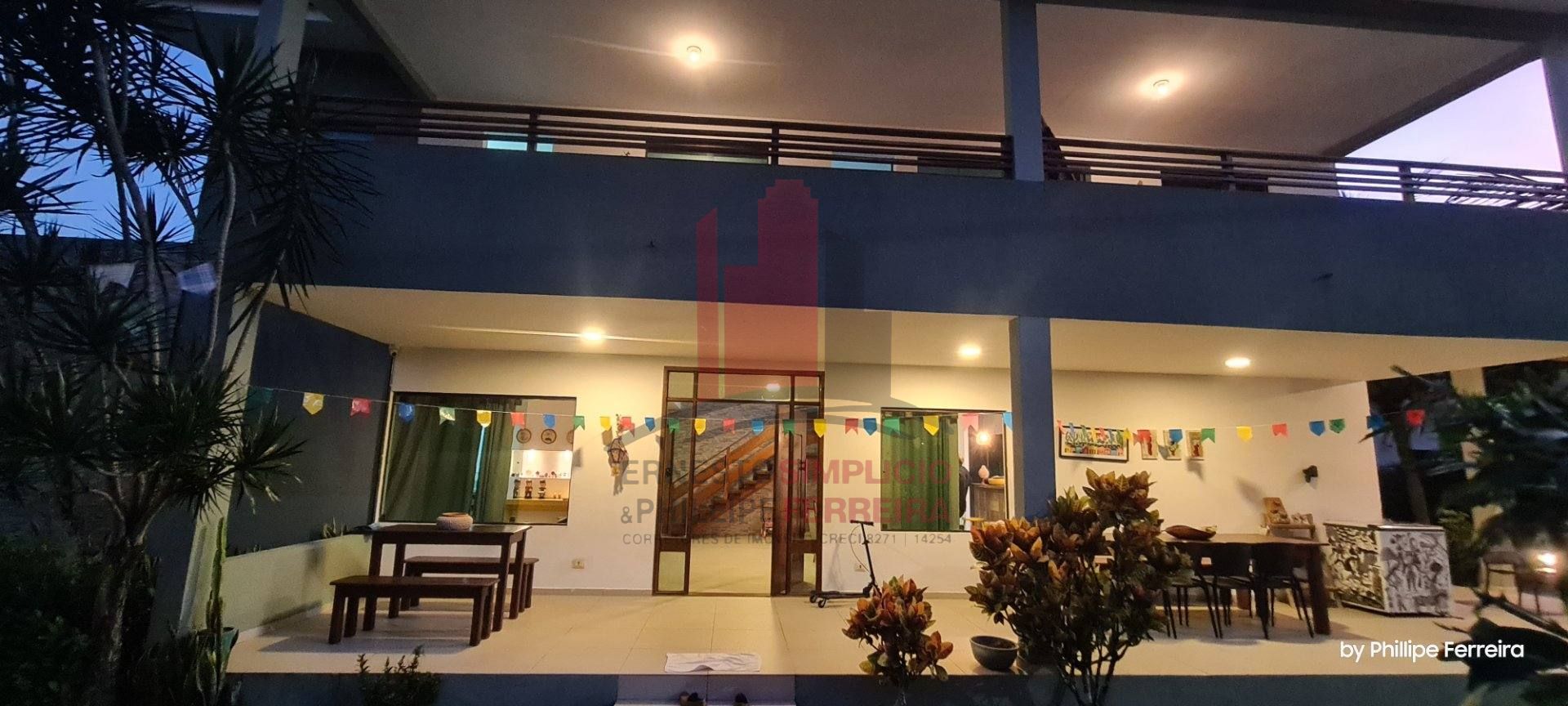 Casa em Condomínio Fechado em Aldeia com Piscina