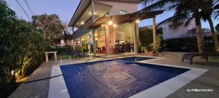 Casa em Condomínio Fechado em Aldeia com Piscina