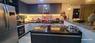 Casa em Condomínio Fechado em Aldeia com Piscina