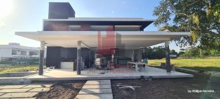 Casa em Construção em Excelente Condomínio com 5 Suítes 310m²