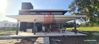 Casa em Construção em Excelente Condomínio com 5 Suítes 310m²