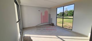 Casa em Construção em Excelente Condomínio com 5 Suítes 310m²