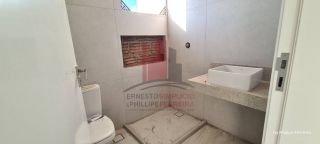 Casa em Construção em Excelente Condomínio com 5 Suítes 310m²