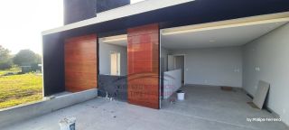 Casa em Construção em Excelente Condomínio com 5 Suítes 310m²