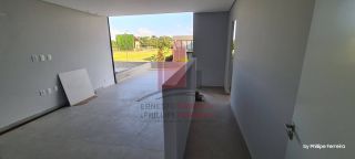 Casa em Construção em Excelente Condomínio com 5 Suítes 310m²