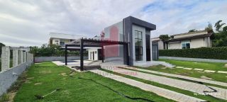 Casa Nova em Condomínio 4 Quartos Piscina e Espaço Gourmet