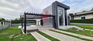 Casa Nova em Condomínio 4 Quartos Piscina e Espaço Gourmet