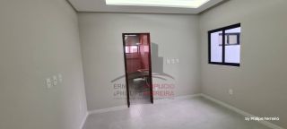 Casa Nova em Condomínio 4 Quartos Piscina e Espaço Gourmet