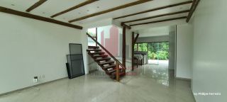 Casa Nascente em Condomínio c/ 3 Quartos sendo 2 Suítes + Mezanino