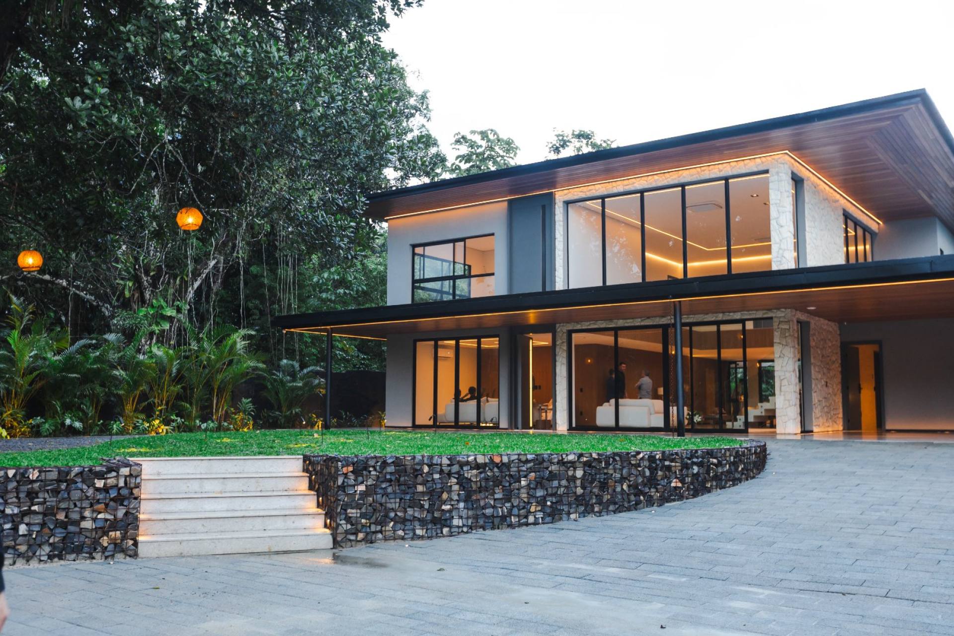 Belíssima Casa em Condomínio em Aldeia 5 suítes 720m com surpreende área de lazer