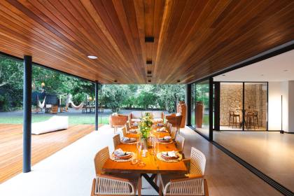 Belíssima Casa em Condomínio em Aldeia 5 suítes 720m com surpreende área de lazer