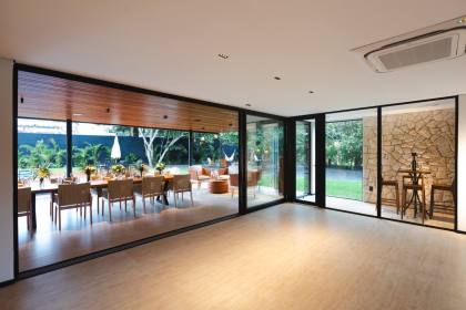 Belíssima Casa em Condomínio em Aldeia 5 suítes 720m com surpreende área de lazer