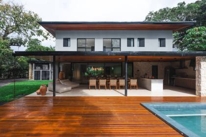 Belíssima Casa em Condomínio em Aldeia 5 suítes 720m com surpreende área de lazer