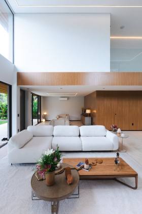 Belíssima Casa em Condomínio em Aldeia 5 suítes 720m com surpreende área de lazer