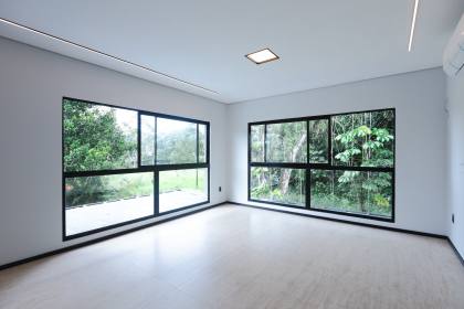 Belíssima Casa em Condomínio em Aldeia 5 suítes 720m com surpreende área de lazer