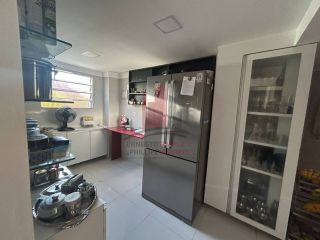 Casa na Cidade Universitária com 4 Quartos