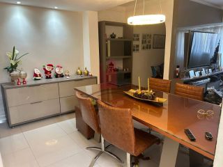 Casa na Cidade Universitária com 4 Quartos